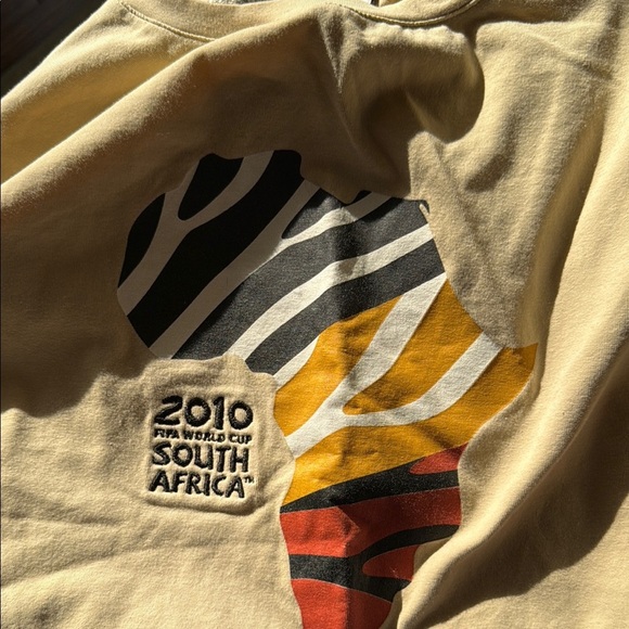 FIFA official World Cup shirt from 2010 World Cup like new condition - Picture 3 of 3